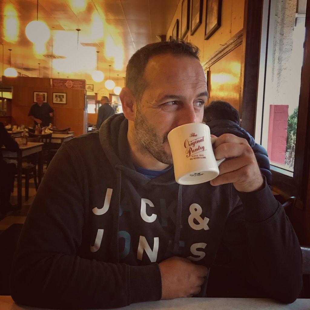 Desayunando ne The Pantry Cafe 