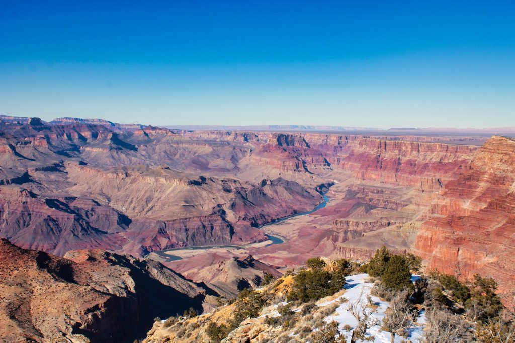 Vistas espectaculares del Gran Cañón desde el borde