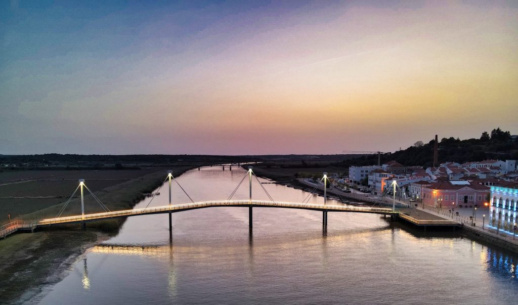 Imagen nocturna de Alcácer do Sal