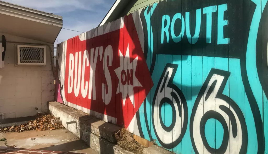 Mural de Buck's on Route 66 en Tulsa, Oklahoma