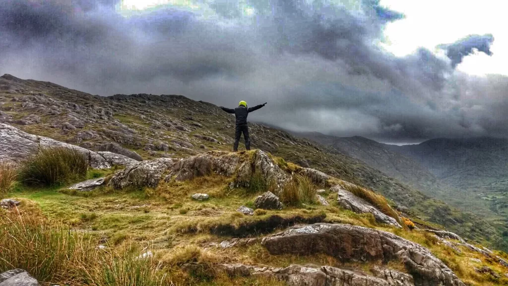 Cima de Conor Pass en Irlanda, una de las rutas más espectaculares en moto