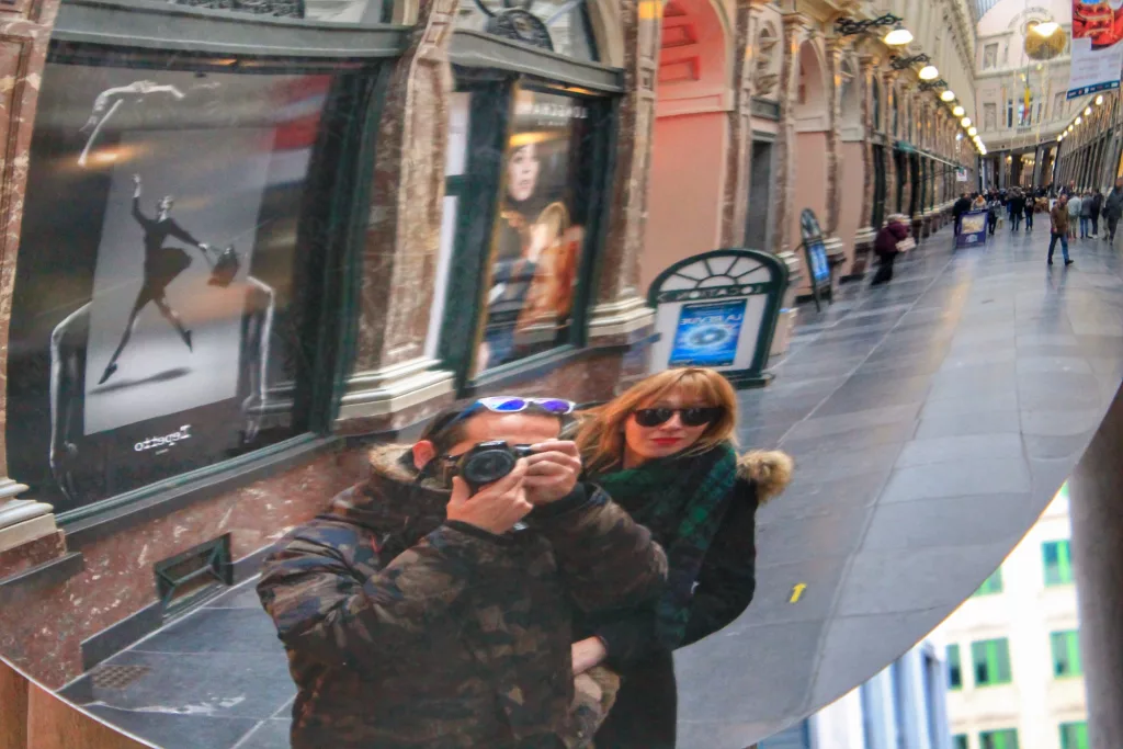 Foto en las Galerías Saint-Hubert en Bruselas con Two on Trip