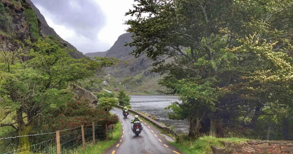 Ruta en moto por el Gap of Dunloe en Irlanda