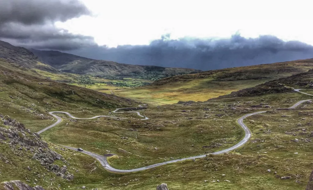 Healy Pass en Irlanda, una de las mejores rutas en moto por la isla esmeralda