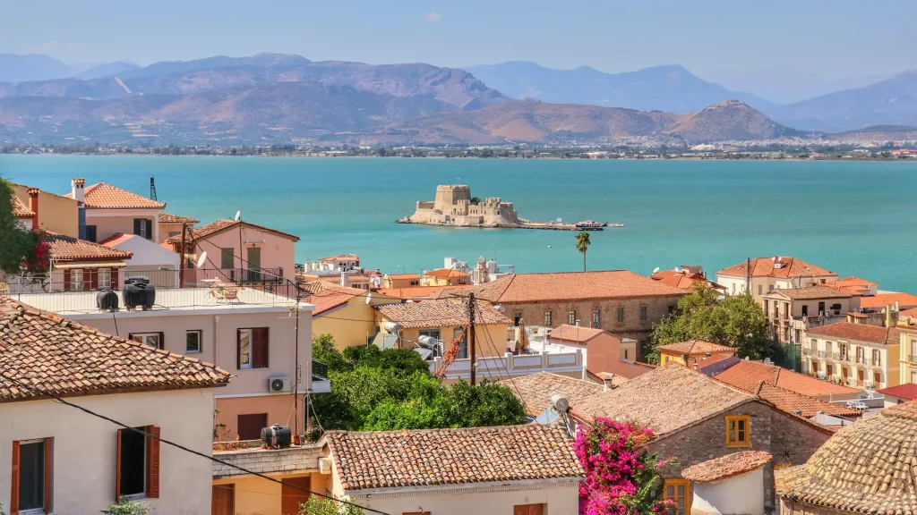 Nafplio con vistas al mar, una joya del Peloponeso que te dejará sin palabras