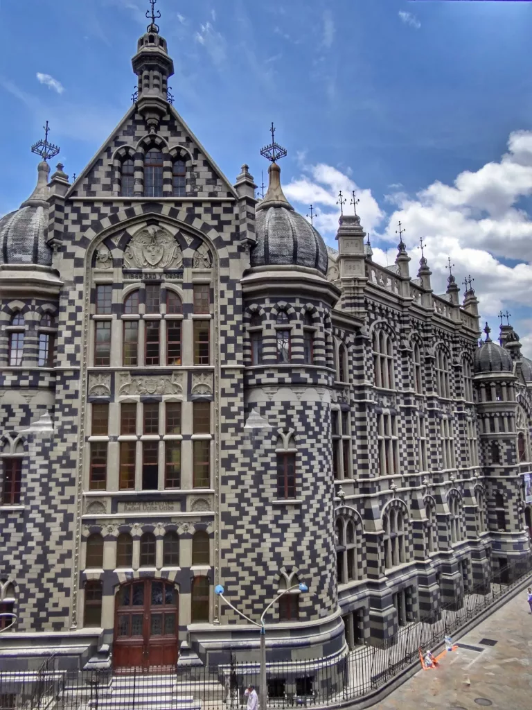 Palacio de la Cultura en Medellín, una joya arquitectónica única