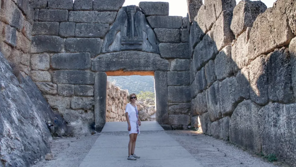 Impresionante entrada a Micenas en el Peloponeso, Grecia
