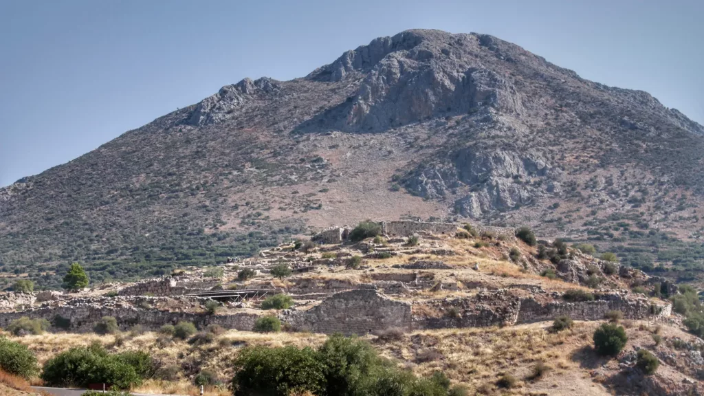Ruinas de la antigua Micenas en el Peloponeso, historia que impresiona