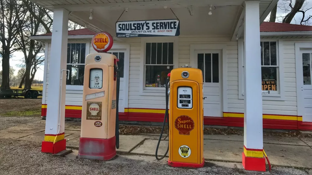 Soulsby's Service en la Ruta 66, una gasolinera clásica en Mount Olive, Illinois